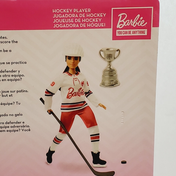 Barbie: You Can Do Anything Hockey Player - Picture 5 of 6